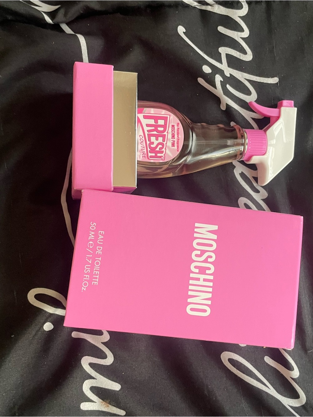 Moschino Fresh Couture Spray Bottle Design in Bright Pink and Gold